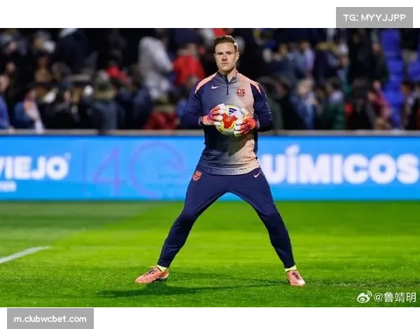 赫罗纳评级B-：签下特尔施特根补强门将，工资帽微增